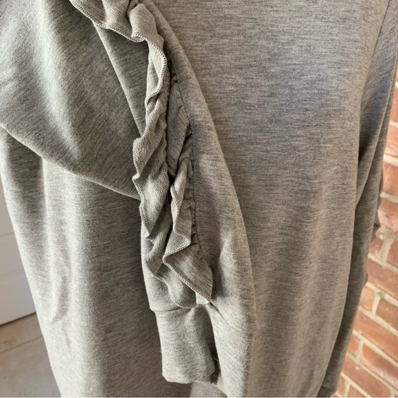 🏷️ Karlie Heathered Gray Ruffled Open Sleeve Top L - Picture 3 of 8